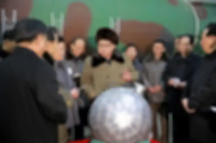 Kim Jong Un yang kerap terlihat dalam foto-foto yang dirilis kantor berita setempat. Apa saja sih sumber kekayaannya?