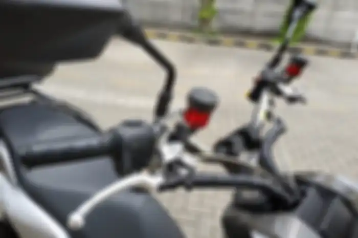 Tersedia juga raiser setang aftermarket untuk meninggikan posisi setang ADV150