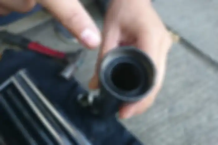 Sil sok depan bocor sebelah bikin telapak ban botak sebelah 