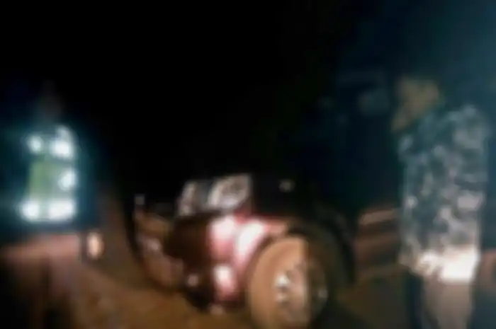 Mobil tersesat di perkebunan teh kaki gunung Panpandayan karena menggunakan aplikasi peta digital.