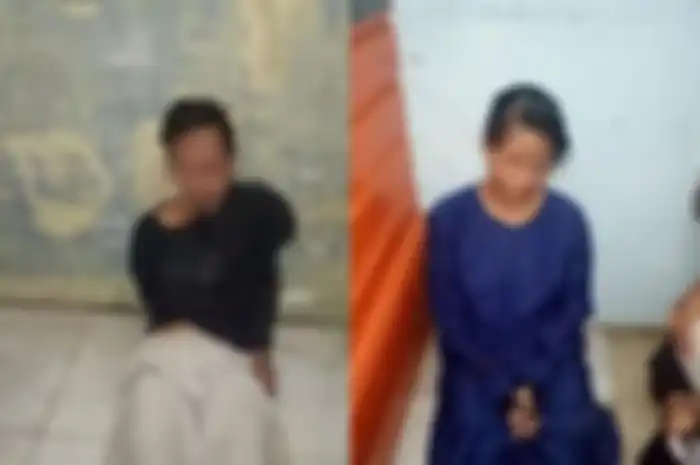 SA atau Abu Rara dan FA diamankan polisi usai melakukan penyerangan terhadap Wiranto.