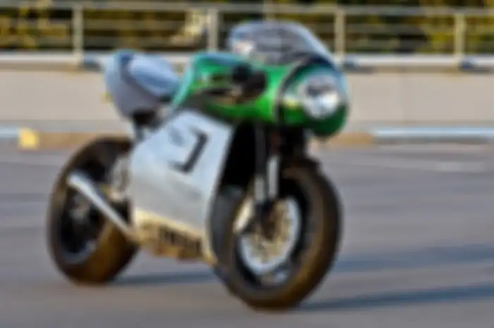 Triumph Speed Triple vintage cafe racer