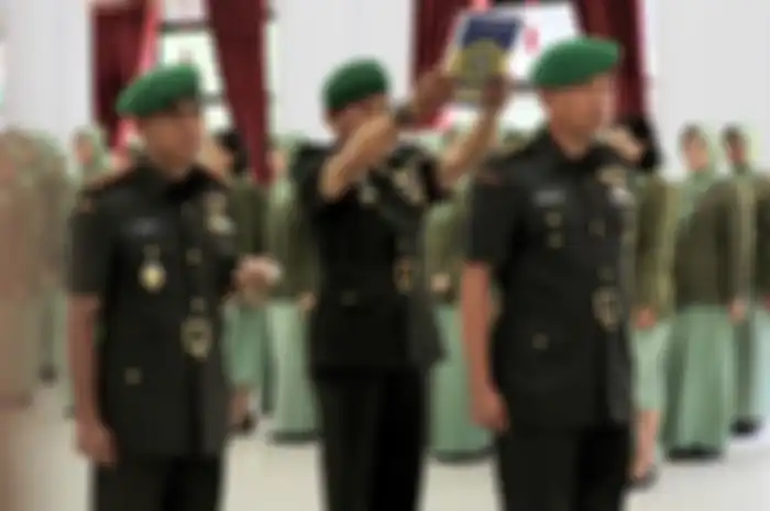 Jabatan Komandan Distrik Militer 1417 Kendari, Sulawesi Tenggara, diserah terimakan dari Kolonel Kaveleri Hendi Suhendi kepada Kolonel Infantri Alamsyah 