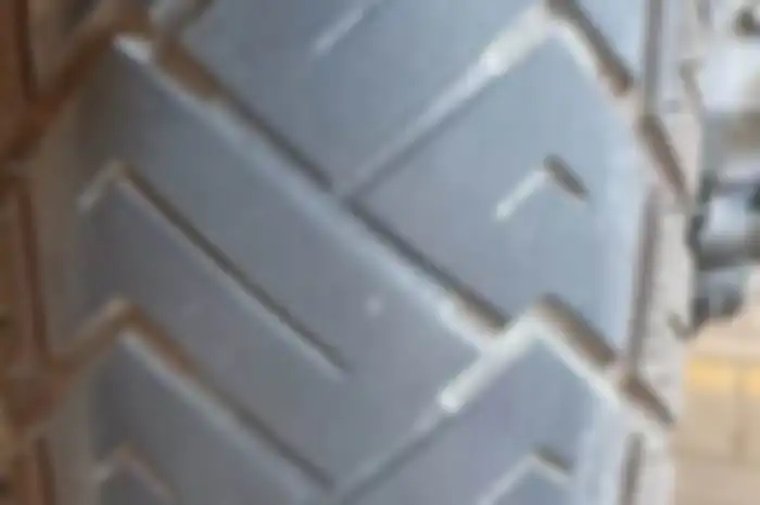 Jangan sampai tunggu botak, berikut ini adalah ciri-ciri ban tubeless yang sudah wajib harus diganti.