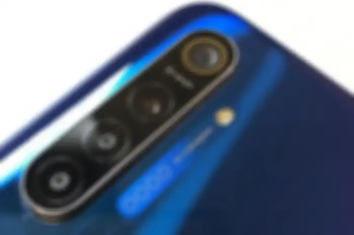4 kamera realme XT
