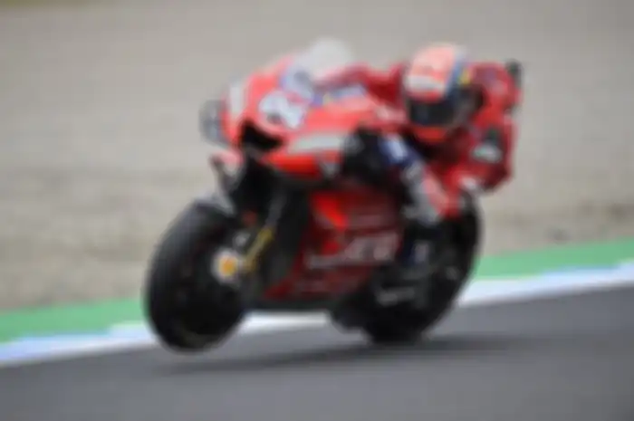 Andrea Dovizioso dengan motor MotoGP Ducati Desmosedici GP habis-habisan buat juara MotoGP Jepang 2019 untuk mengamankan titel juara dunia tim MotoGP musim ini