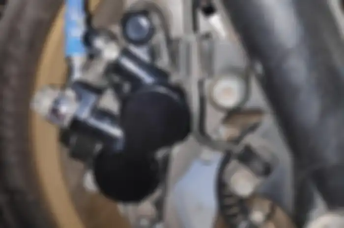 Kaliper Yamaha R15 di Aerox 155, plug and play!