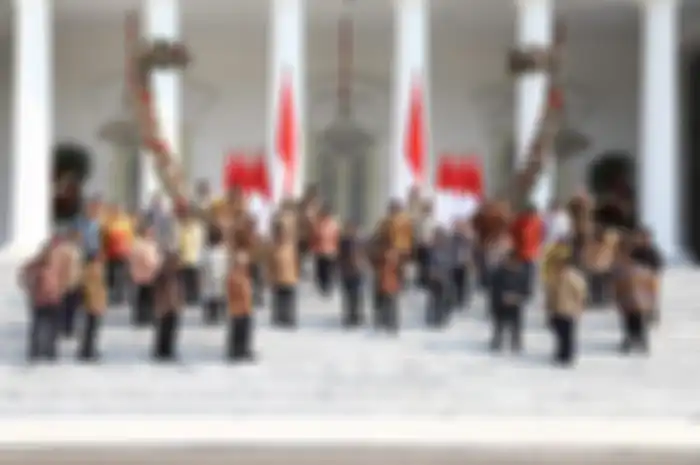 Presiden Joko Widodo didampingi Wakil Presiden Ma'ruf Amin mengenalkan Kabinet Indonesia Maju di Halaman Istana Merdeka, Jakarta, Rabu (23/10/2019).