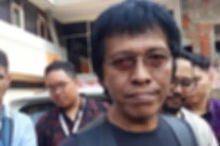 Politisi PDIP, Adian Napitupulu kolaps karena serangan jantung saat dalam penerbangan ke Palangkaraya.