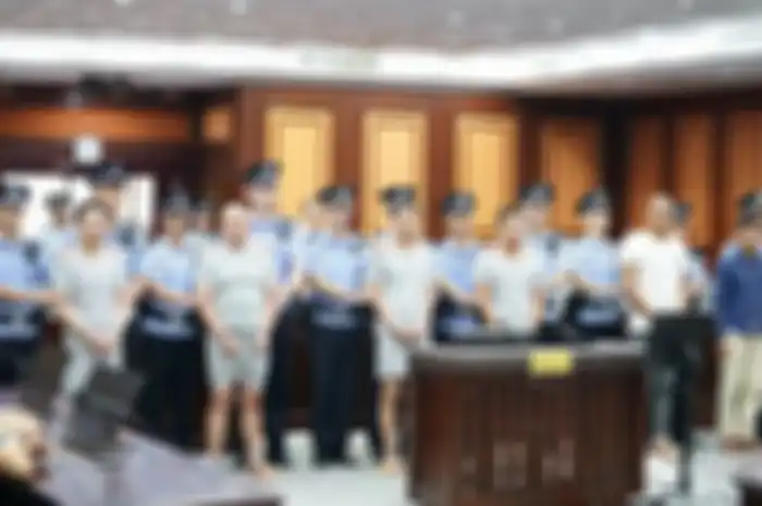 Lima pembunuh bayaran masing-masing pembunuh bayaran menghindari pelaksanaan kontrak sendiri demi mencari untung.