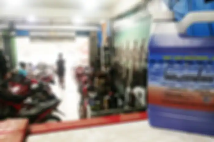 Air radiator Engine Ice bisa menahan panas mesih pada suhu ekstrim belakangan ini.
