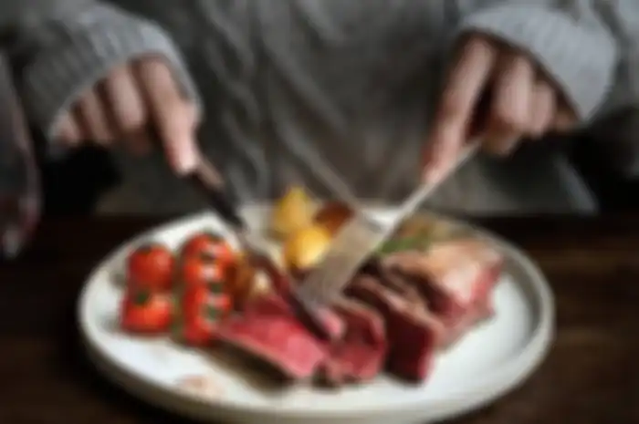 Protein adalah salah satu makronutrien, dibutuhkan dalam jumlah besar, yang terdiri dari sejumlah asam amino.