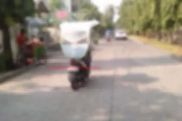 Banyak pengguna kanopi di motor yang justru berbahaya.