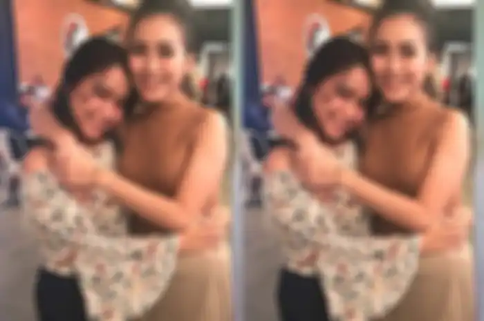Ayu Ting Ting dan Syifa, Adiknya