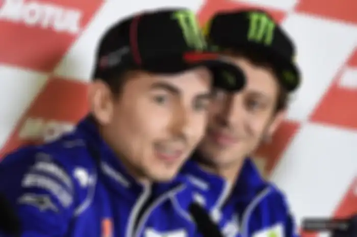 Jorge Lorenzo dan Valentino Rossi saat berada di tim Yamaha, bagaimana respon Valentino Rossi saat tahu Jorge Lorenzo kembali ke Yamaha?