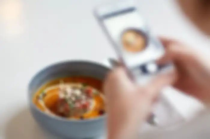 Chef Terbaik di Dunia Kecam Orang yang Fotoin Makanan Sebelum Menyantapnya, Ini Alasannya!