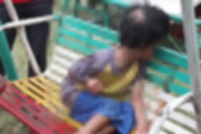 ZKA tidak bisa menyelamatkan diri sama sekali dari kontrakan tersebut karena kakinya dirantai.  Semoga tenang di sana.