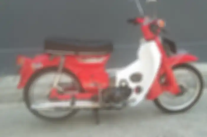 Honda C70 restorasi garapan Tauco Custom.