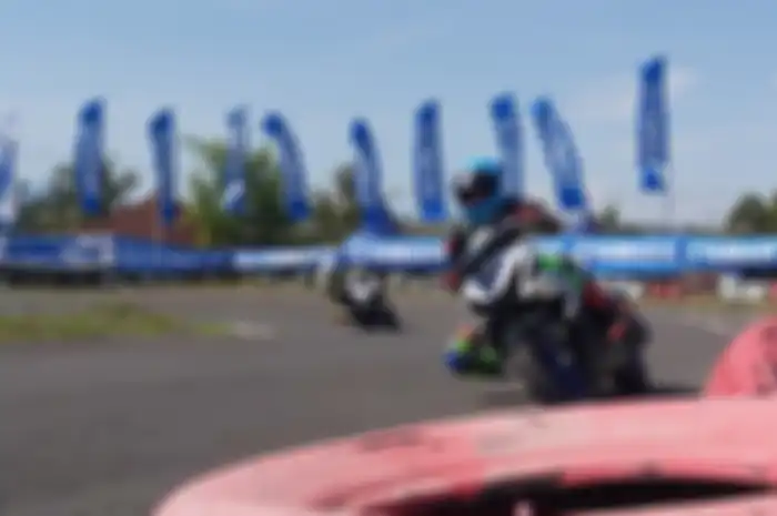 Performa Yamaha Aerox 155 diuji di sirkuit Bukit Peusar, Tasikmalaya, Jawa Barat dalam ajang balap Aerox Fun Race, Minggu (17/11).
