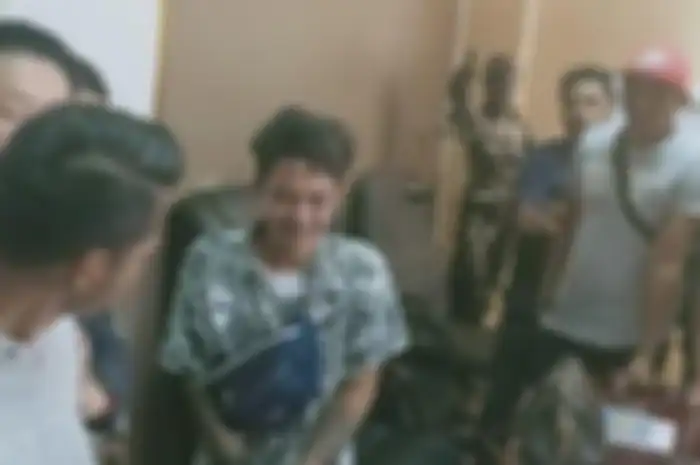 Orang yang Mengancam Membunuh Anak dan Istrinya Menangis di Hadapannya Eza Gionino Emosi: Gue Aktor, Nggak Usah Akting Lo!