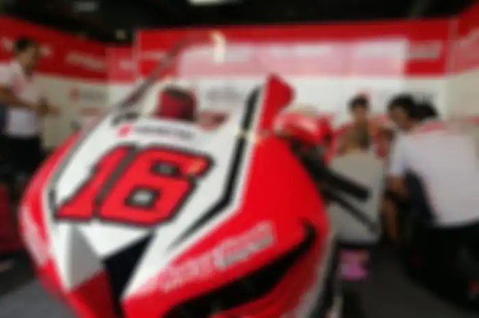 Irfan Ardiansyah bersama motor Honda CBR600RR dengan nomor start 16. Sinyal Irfan Ardiansyah bakal berlaga di SS600 di ARRC tahun depan nih