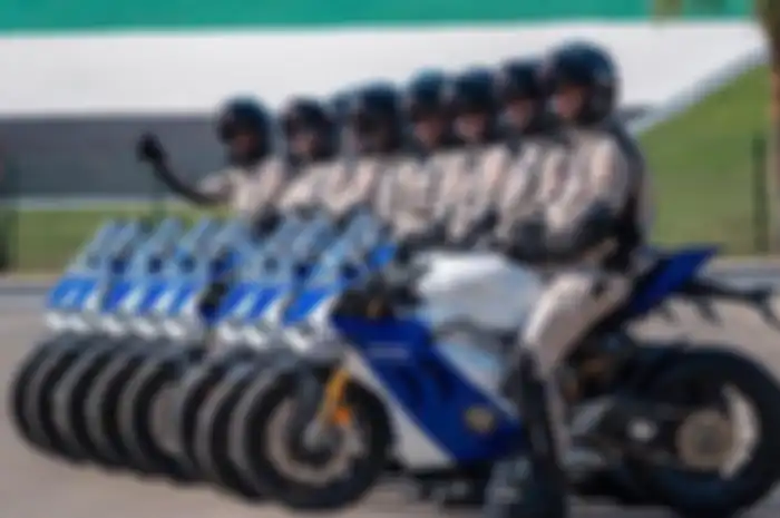 Kesatuan Polis Abu Dhabi memakai 8 Ducati Panigale V4R sebagai motor kepolisiannya