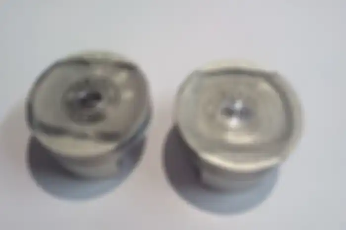 Kiri piston Yamaha R15 sedangkan yang kanan seher Yamaha NMAX lama