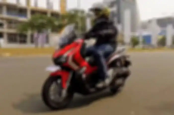 Tenaga Honda ADV150 yang loyo cukup pakai roller milik Honda Genio dan Vario 125.