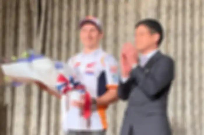 Salam perpisahan terakhir Jorge Lorenzo bersama Tim Repsol Honda di HRC Thanks Day.