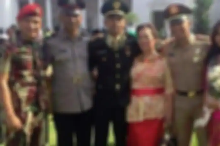 Facebook Prajurit Kopassus Lettu Erizal (kiri) Ditembak Mati KKB Papua Pimpinan Lekagak Telenggen. 