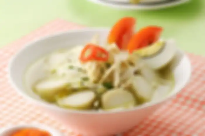 Resep Lontong Soto Ini Salah Satu Menu Sarapan yang Sulit Dilewatkan