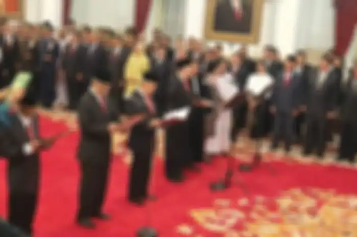 Presiden Joko Widodo melantik Anggota Dewan Pengawas Komisi Pemberantasan Korupsi 2019-2023. Pelantikan berlangsung di Istana Negara, Jakarta, Jumat (20/12/2019).