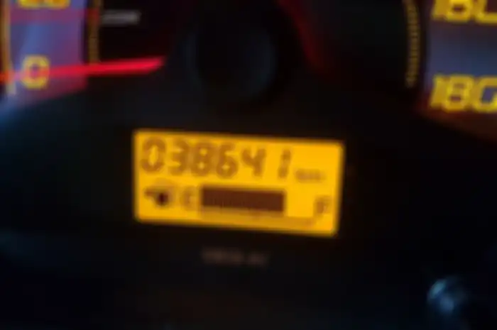 Indikator bensin digital. Bukannya Kosong, Ini Arti Huruf 'E' di Indikator Bensin Motor