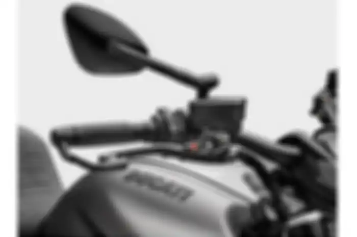 Spion Rizoma Gensi di Ducati Diavel, Spion Rizoma asli ternyata dijual satuan bukan sepasang