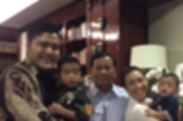 Keluarga Rahayu Saraswati