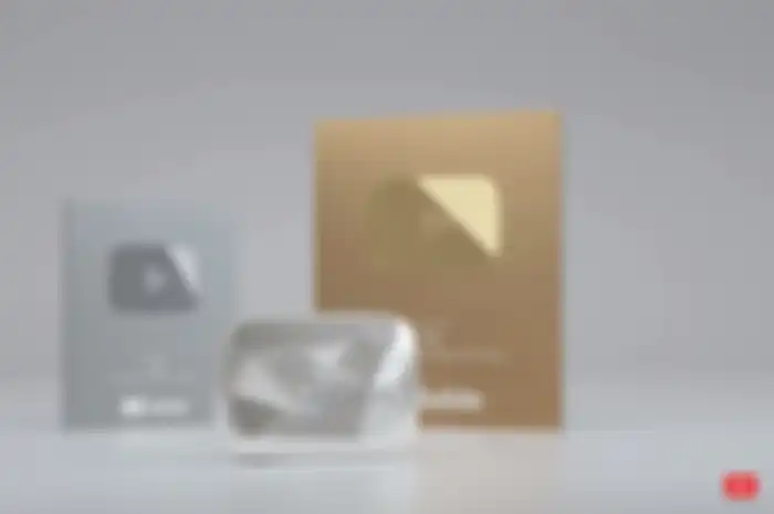 Silver, Gold, dan Diamond Play Button