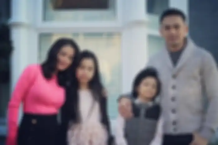 Habibi Syaaf dengan sang istri dan dua anaknya