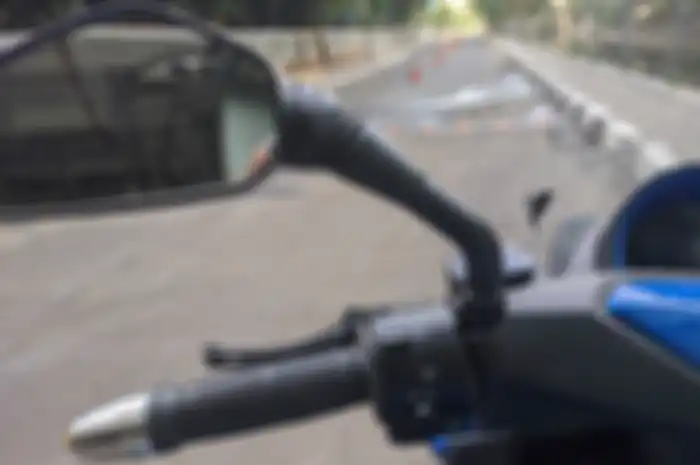 Ilustrasi spion cuma satu bisa ditilang?