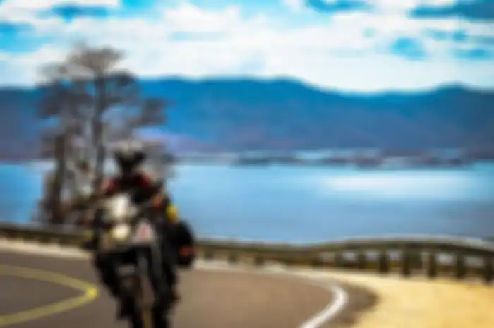 Luke Phillips turing naik motor Honda CB500X dari Inggris hingga Indonesia selama 2 tahun