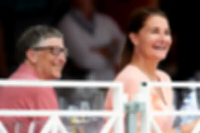 Bill Gates (kiri) dan Melinda Gates