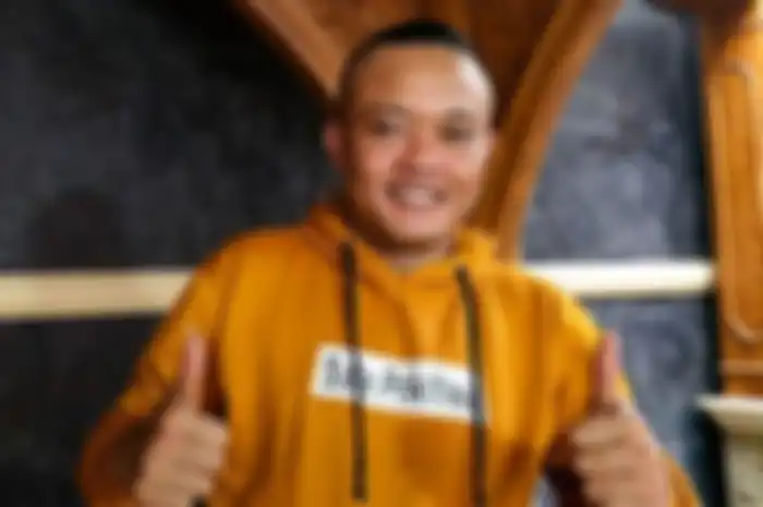 Tajir Melintir, Rumah Mewah nan Megah dengan 10 Kamar Milik Sule Disemprot Disinfektan untuk Cegah Virus Corona, Ternyata Segini Biaya yang Harus Dikeluarkan oleh sang Komedian