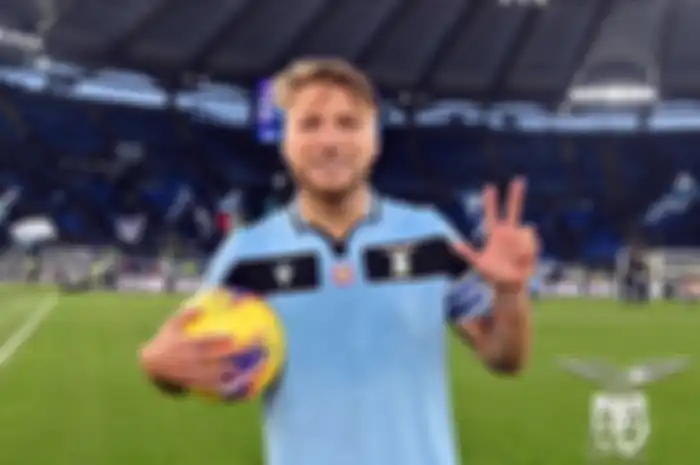 Jelang Piala Eropa 2021. Striker timnas Italia, Ciro Immobile pernah melongo lihat motor polisi.