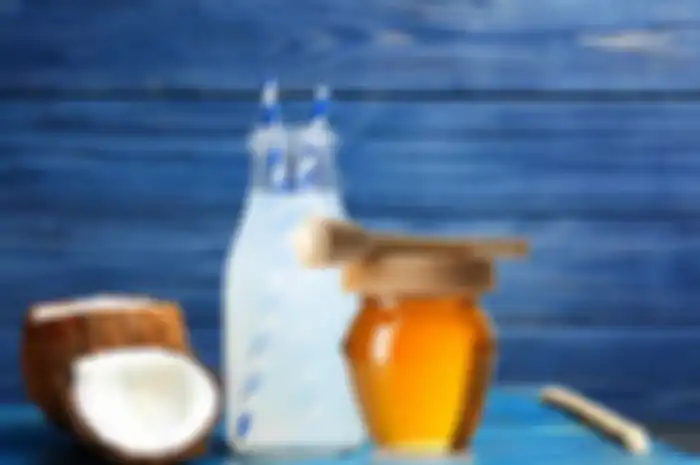 Campuran air kelapa dan madu