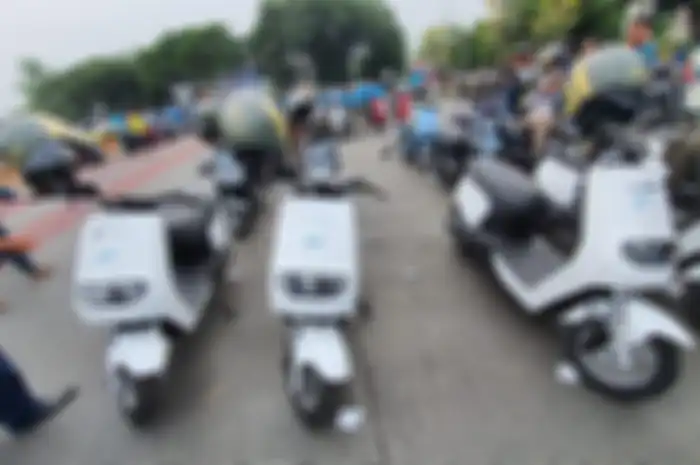 Bikin hati senang, motor listrik di Jakarta dipastikan bebas pajak, plus dapat bonus lainnya.