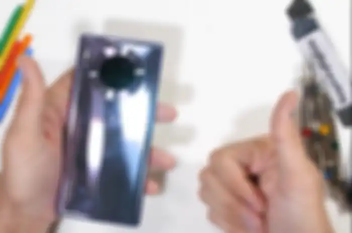 JerryRigEverything menguji ketahanan Huawei Mate 30 Pro