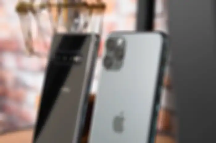 Samsung Galaxy S10+ dan iPhone 11 Pro