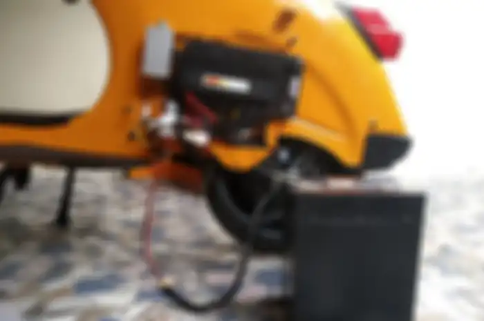 Baterai Eksternal Vespa Elektrik