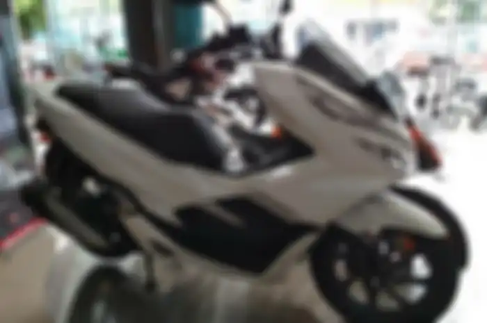 Beli Honda PCX 150 langsung dapat diskon sampai Rp 1 juta.