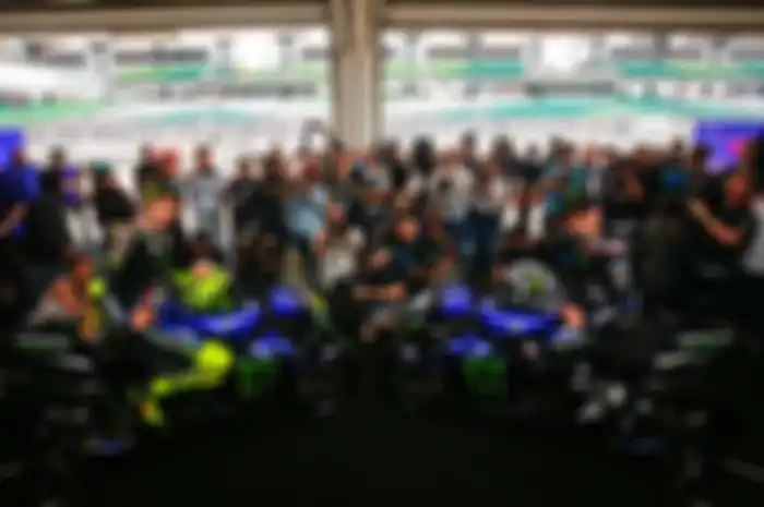 Suasana peluncuran tim Monster Energy Yamaha MotoGP di garasi paddock sirkuit Sepang Malaysia, (6/2/2020)