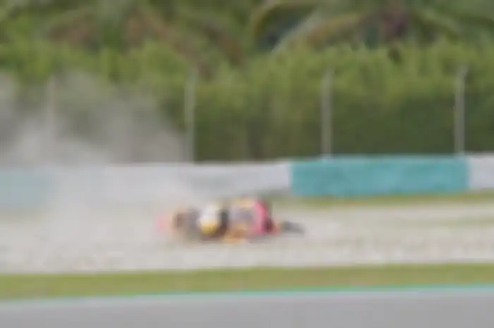 Marc Marquez tersungkur di tes pramusim hari ketiga di Sepang, Sabtu (8/2/2020) kemarin.